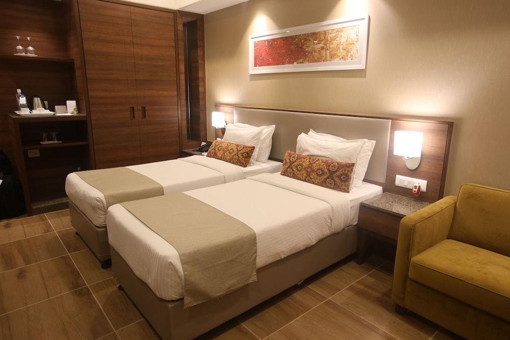 จีซีซี โฮเต็ล แอนด์ คลับ Hotel Mira-Bhayandar ภายนอก รูปภาพ