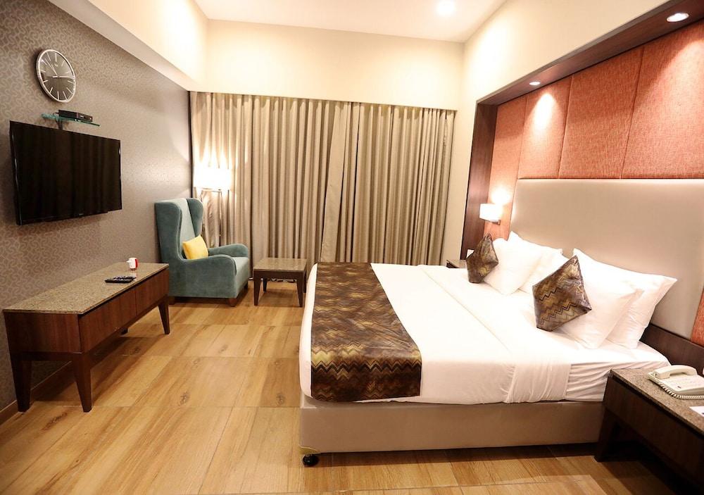 จีซีซี โฮเต็ล แอนด์ คลับ Hotel Mira-Bhayandar ภายนอก รูปภาพ