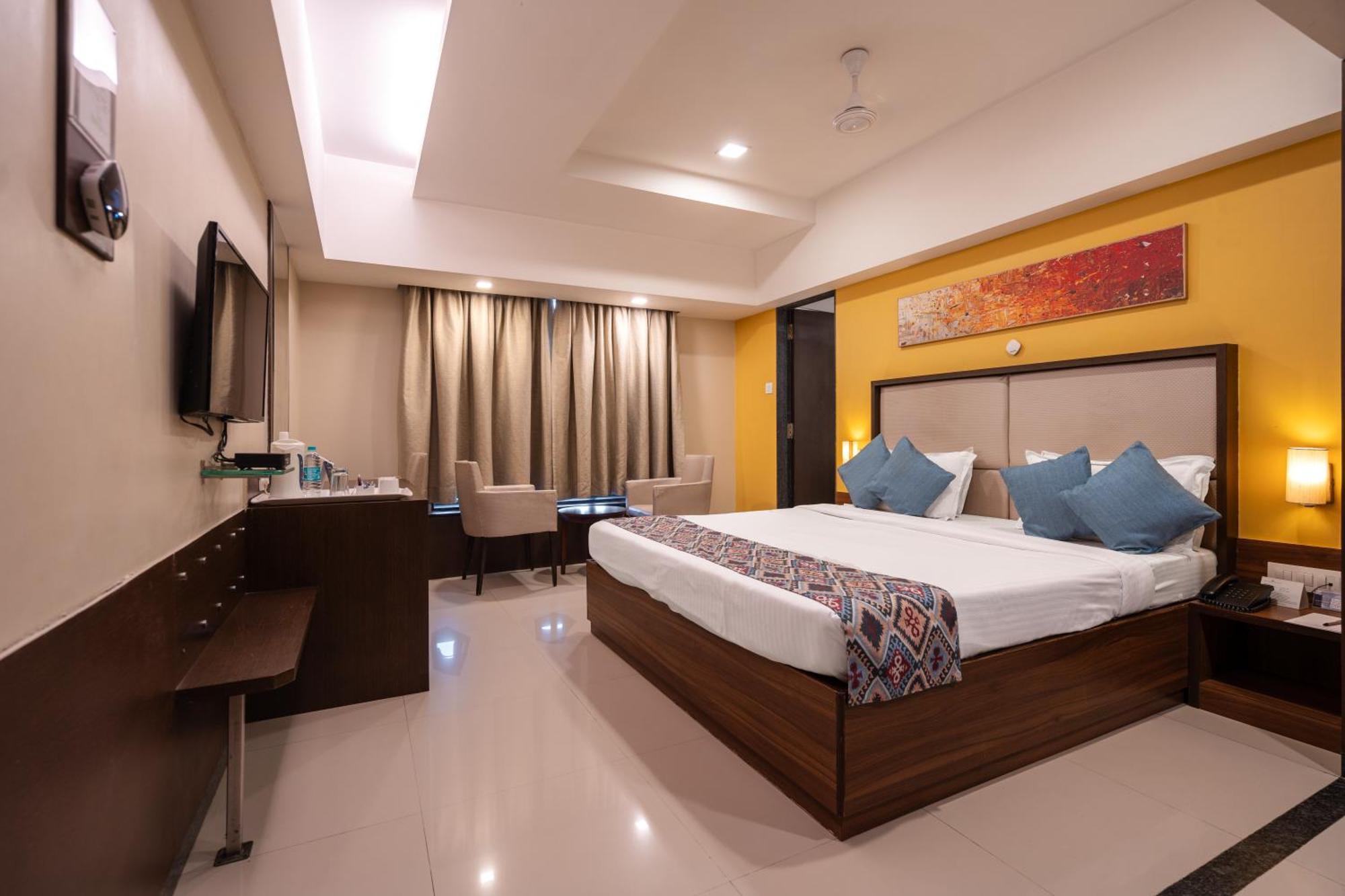 จีซีซี โฮเต็ล แอนด์ คลับ Hotel Mira-Bhayandar ภายนอก รูปภาพ