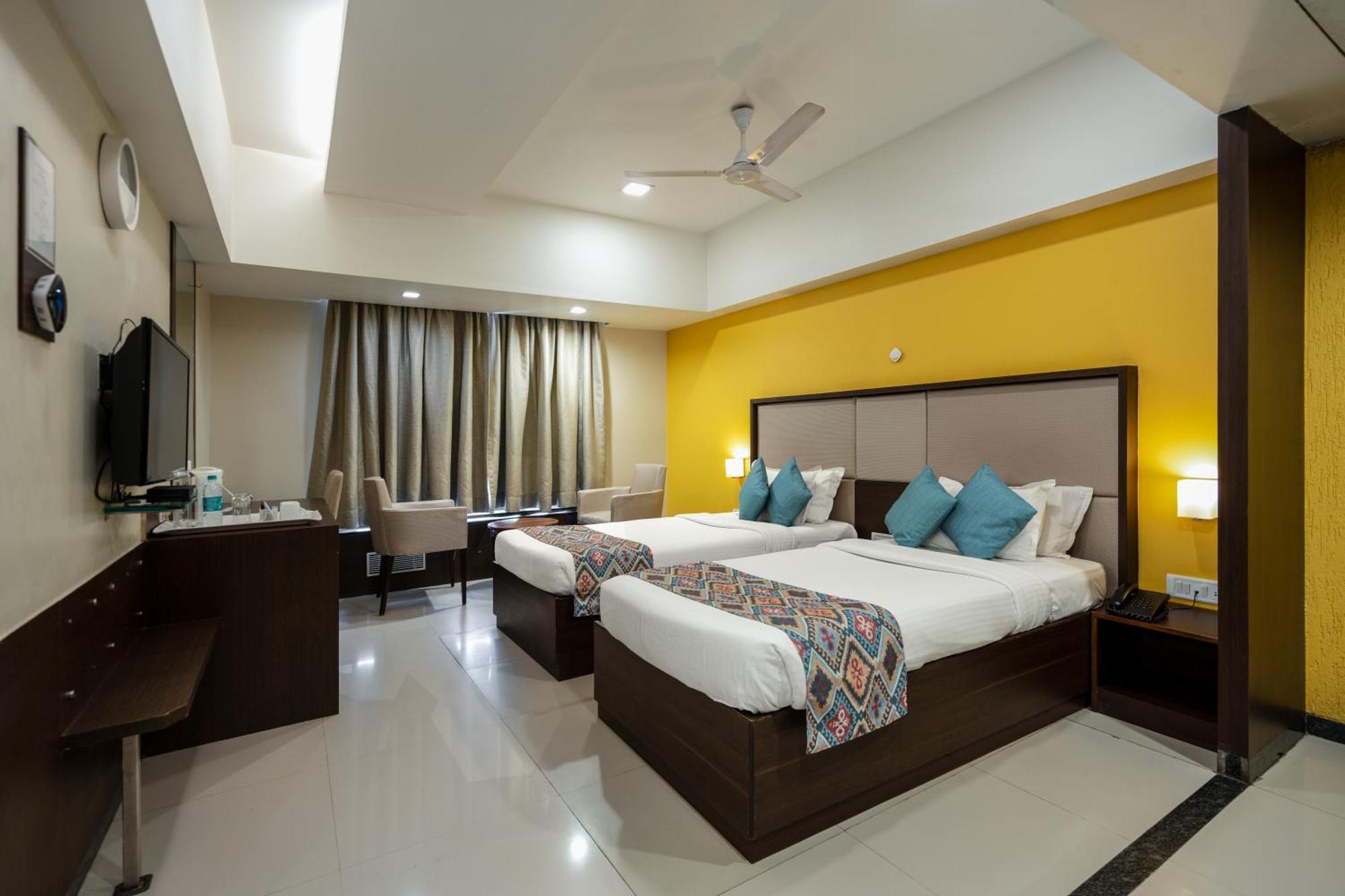 จีซีซี โฮเต็ล แอนด์ คลับ Hotel Mira-Bhayandar ภายนอก รูปภาพ