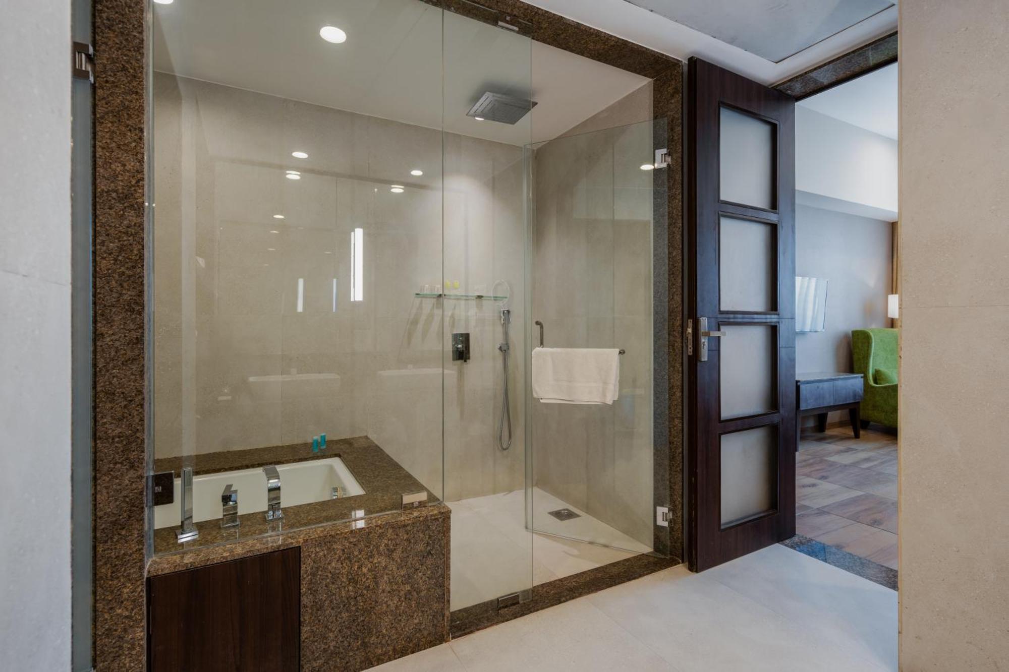 จีซีซี โฮเต็ล แอนด์ คลับ Hotel Mira-Bhayandar ภายนอก รูปภาพ