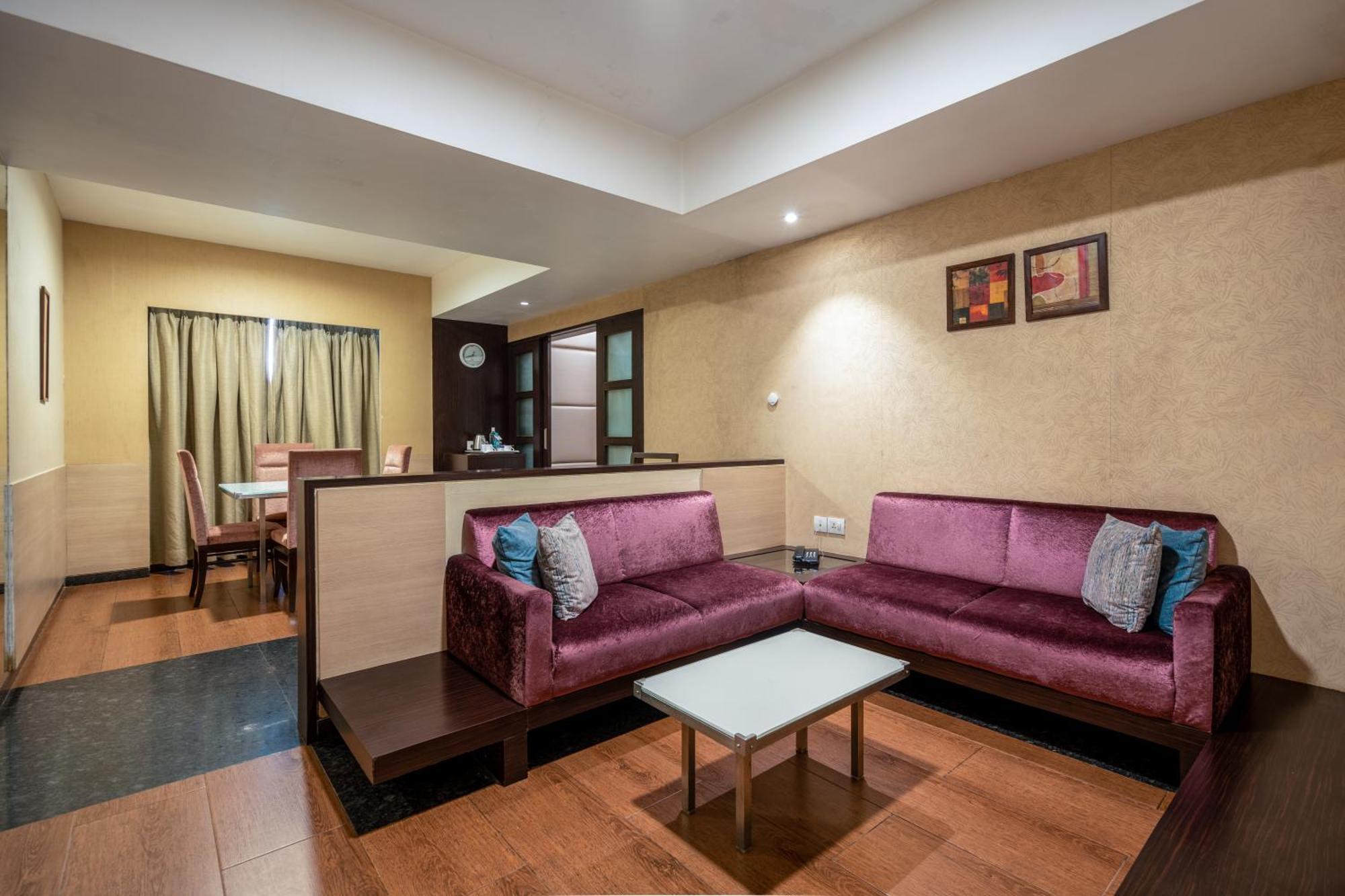 จีซีซี โฮเต็ล แอนด์ คลับ Hotel Mira-Bhayandar ภายนอก รูปภาพ